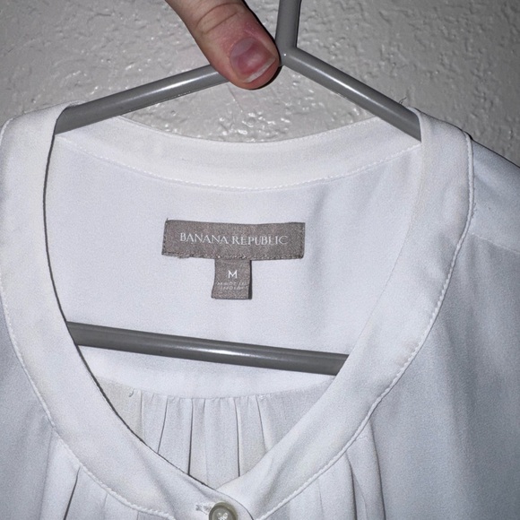 Banana Republic White Sleeveless Blouse - Picture 3 of 3